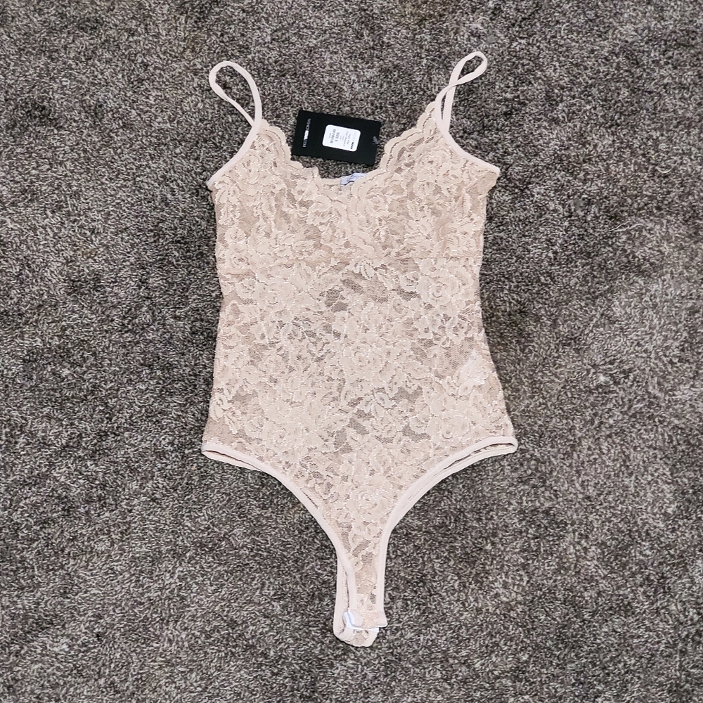 COPY - Fashion Nova FN New Nude Lace Bodysuit Sma…